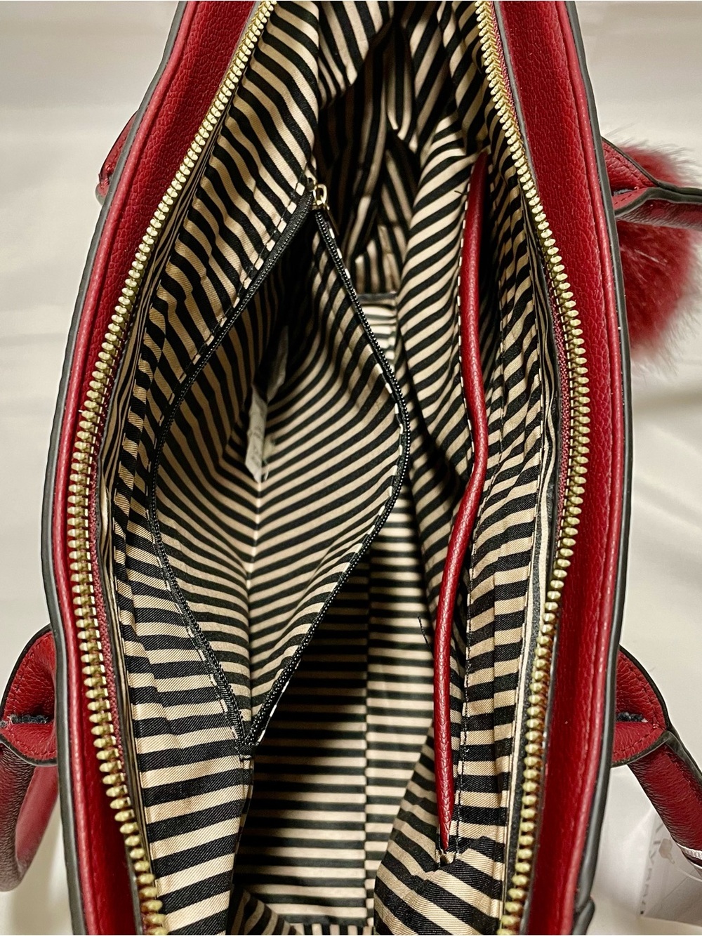 Alyssa Set withTote, Matching Wristlet/Pouch & Extra Pom Bag Charm/KeyChain, NWT - Picture 9 of 16